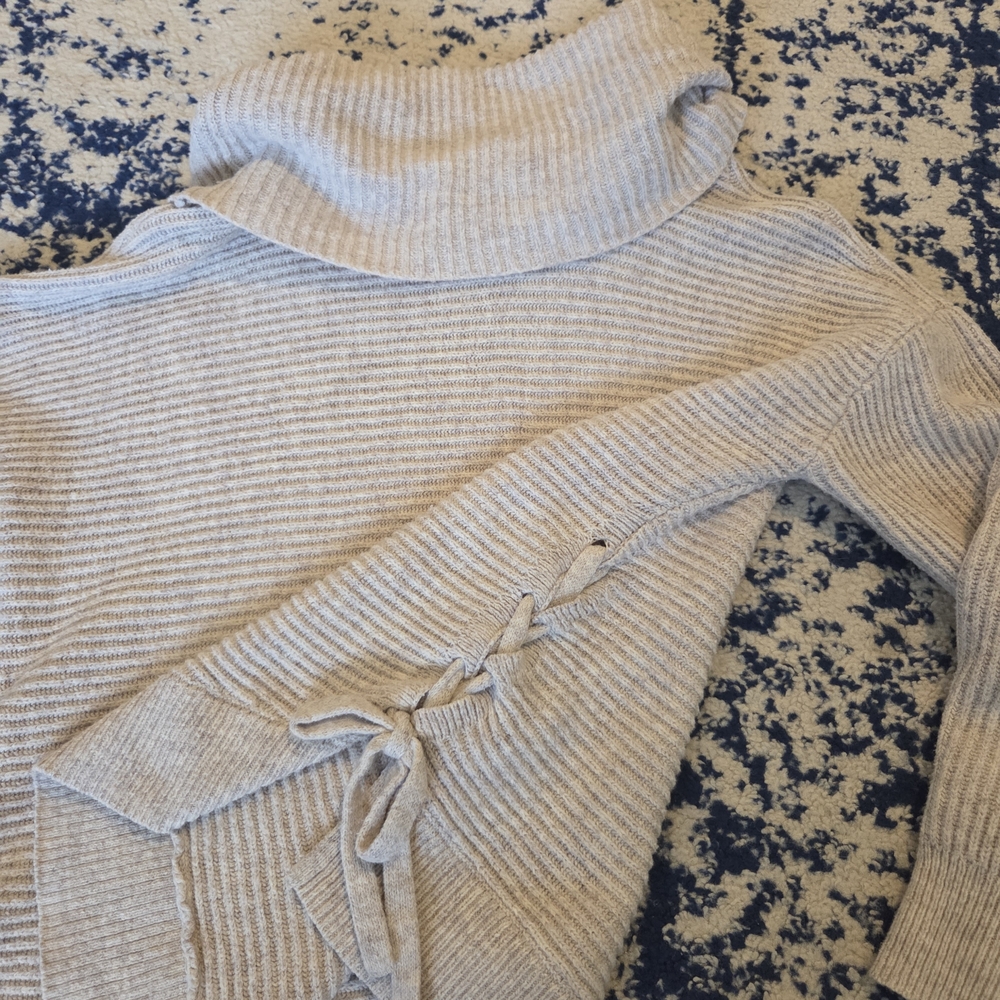 Ribbed Turtleneck Side-Tie Sweater in Light Gray